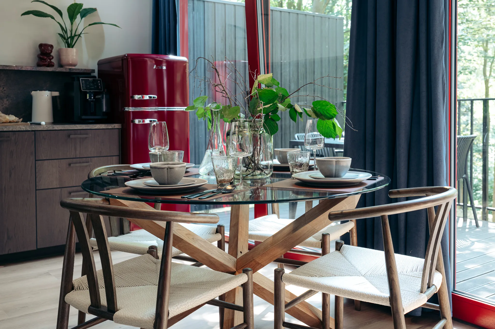 Salon z rozkładaną sofą — domek Røda, Strøme Sulistrowiczki