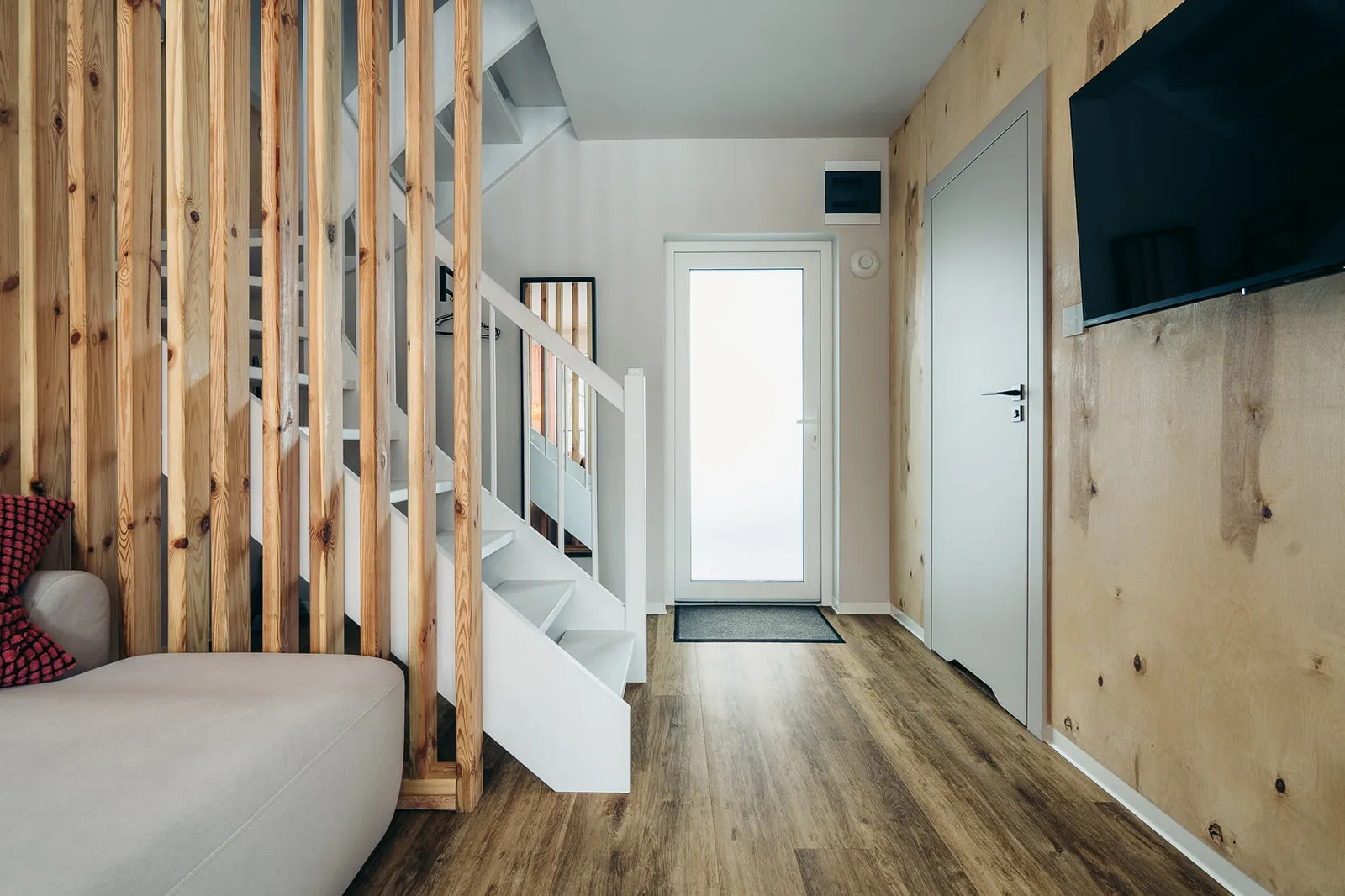 Salon z rozkładaną sofą — domek Hvita, Strøme Sulistrowiczki