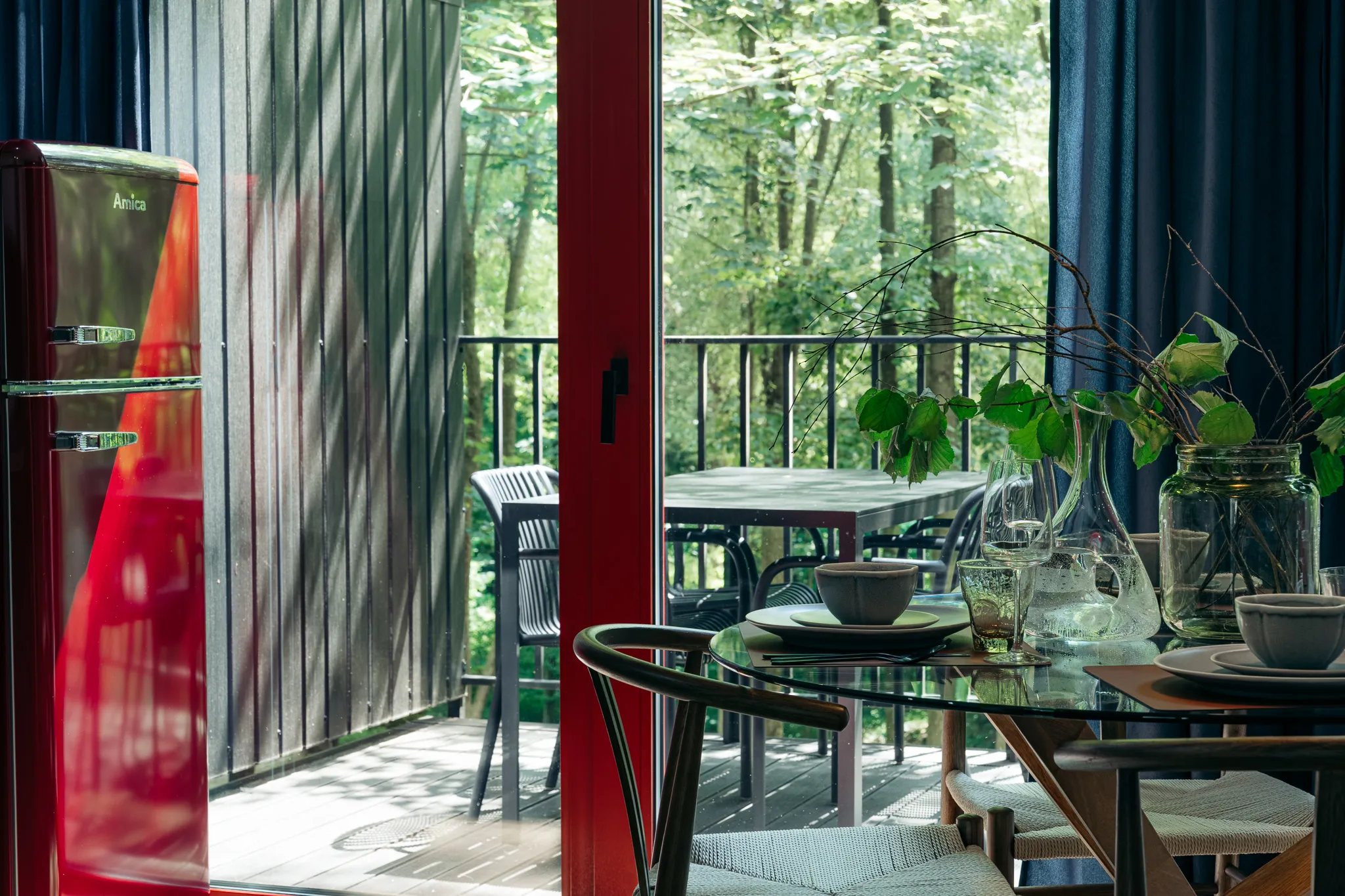 Salon z rozkładaną sofą — domek Røda, Strøme Sulistrowiczki